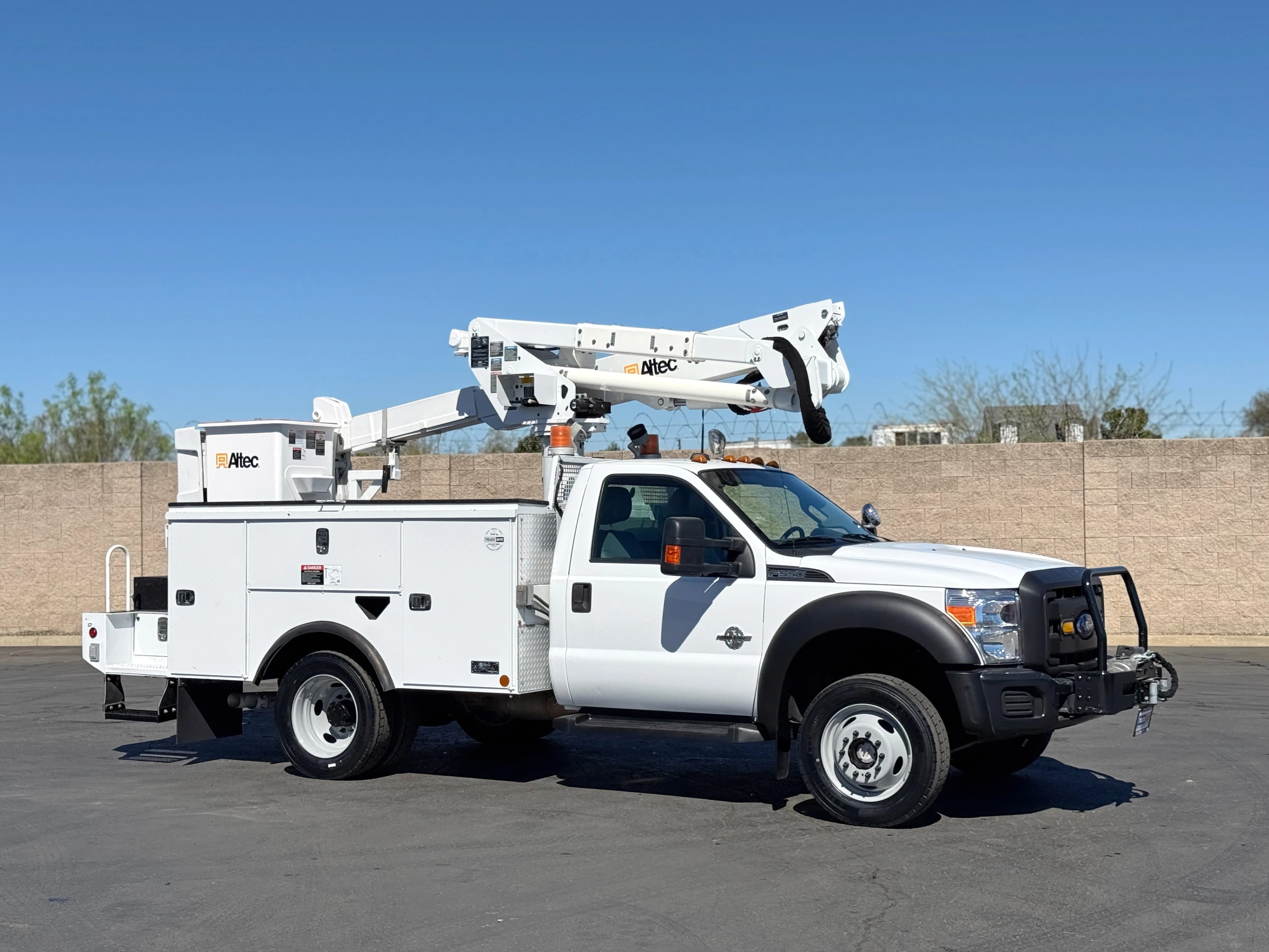 2013 Ford F550 4x4 Altec AT37G Articulating Bucket Truck