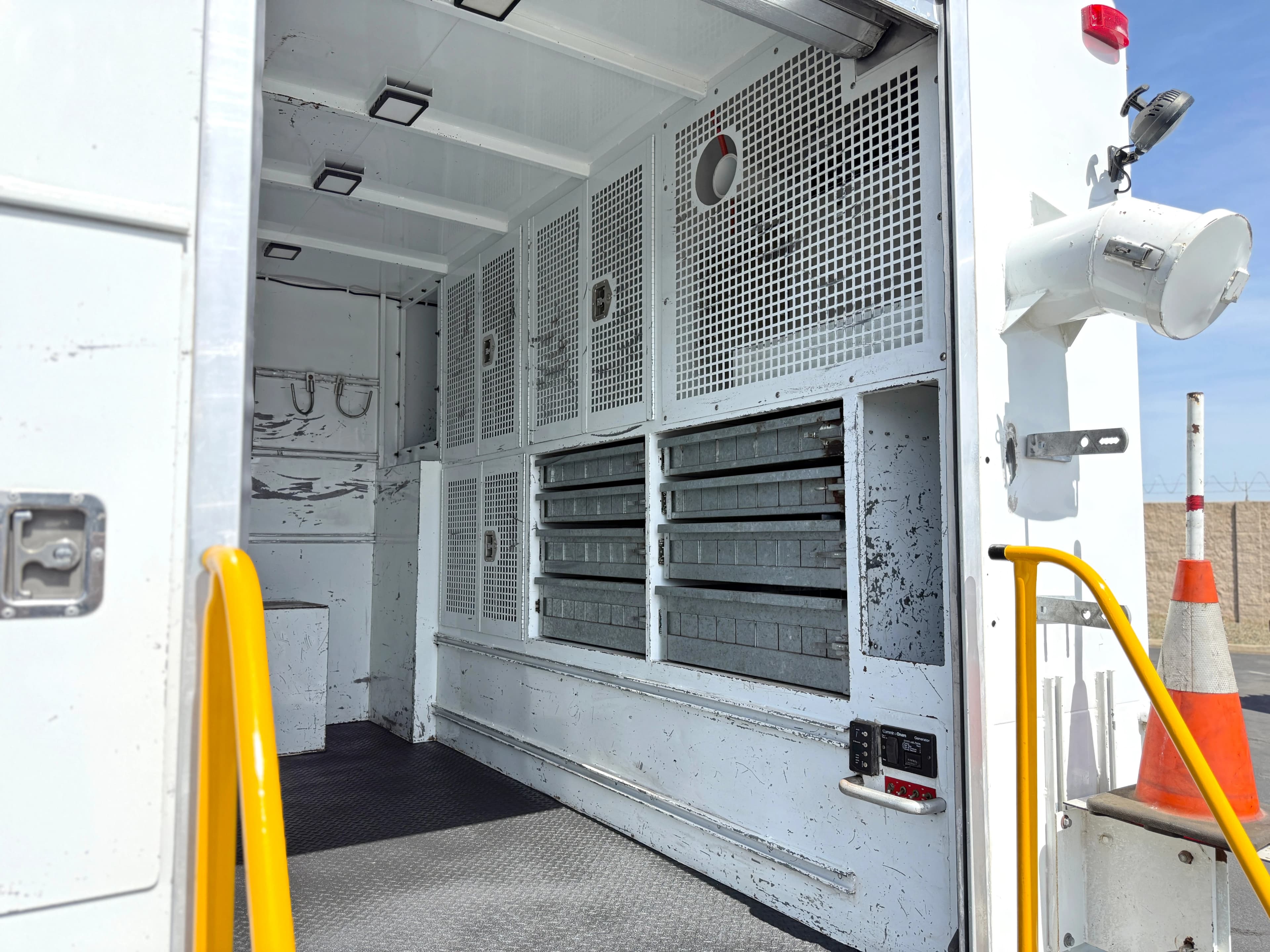 2011 Ford F550 Phenix Hi-Top Utility Truck