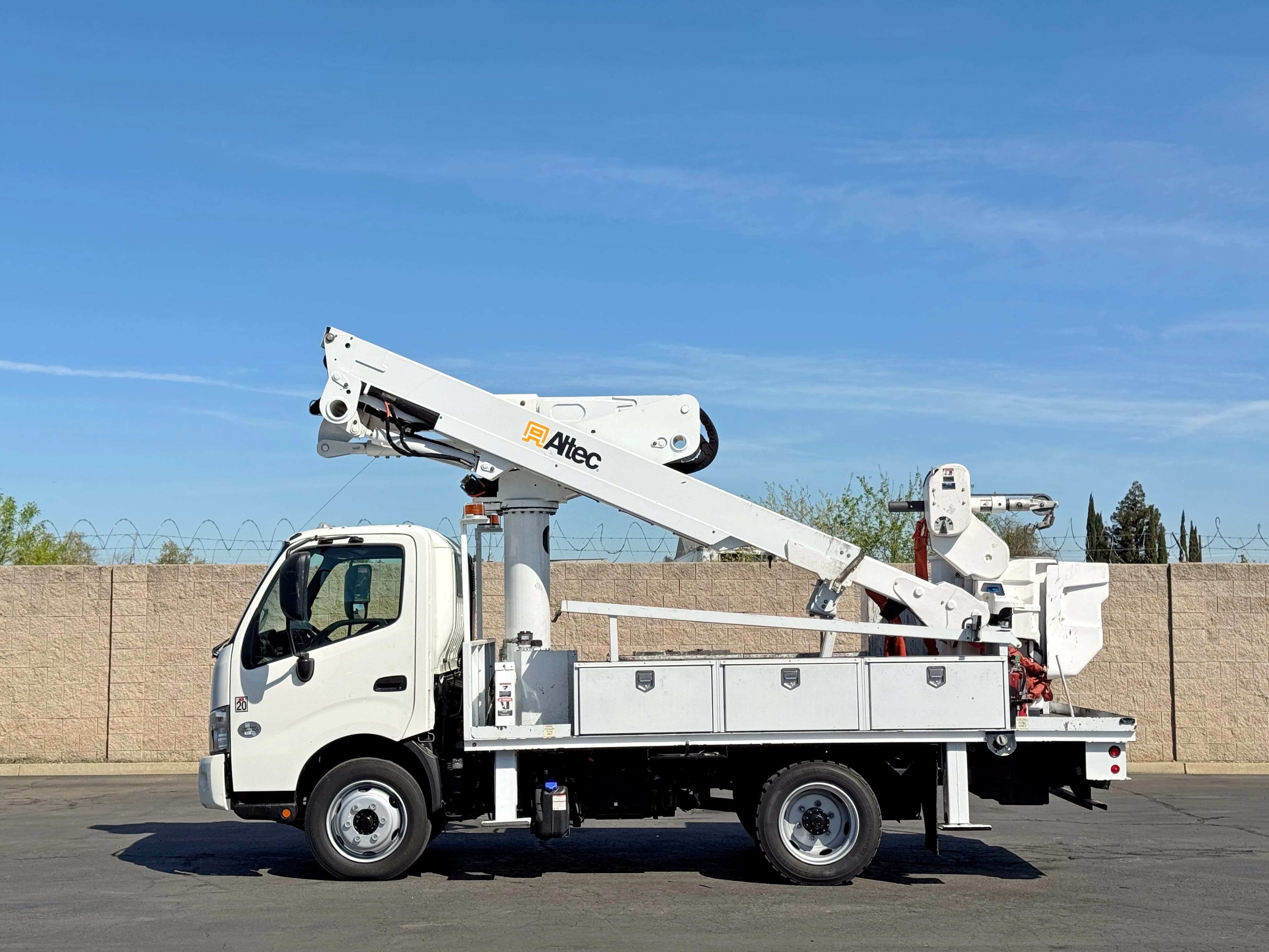 2015 Hino Altec AT40M Articulating Bucket Truck