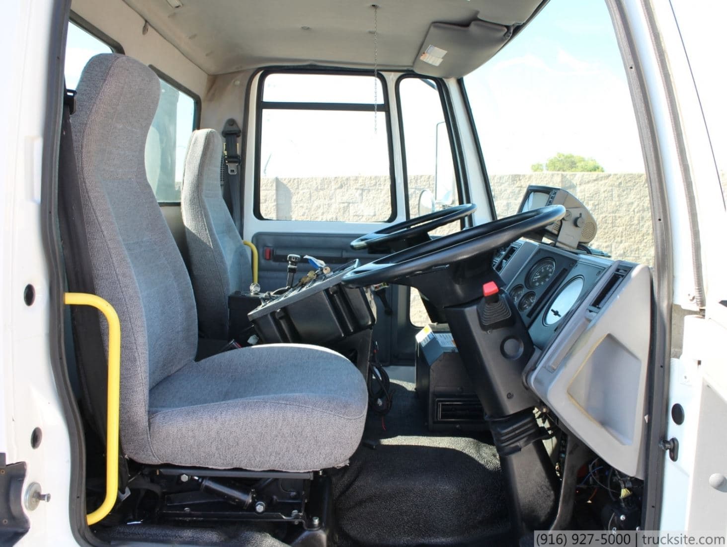 2006 Sterling Schwarze A9000 CNG Air Street Sweeper