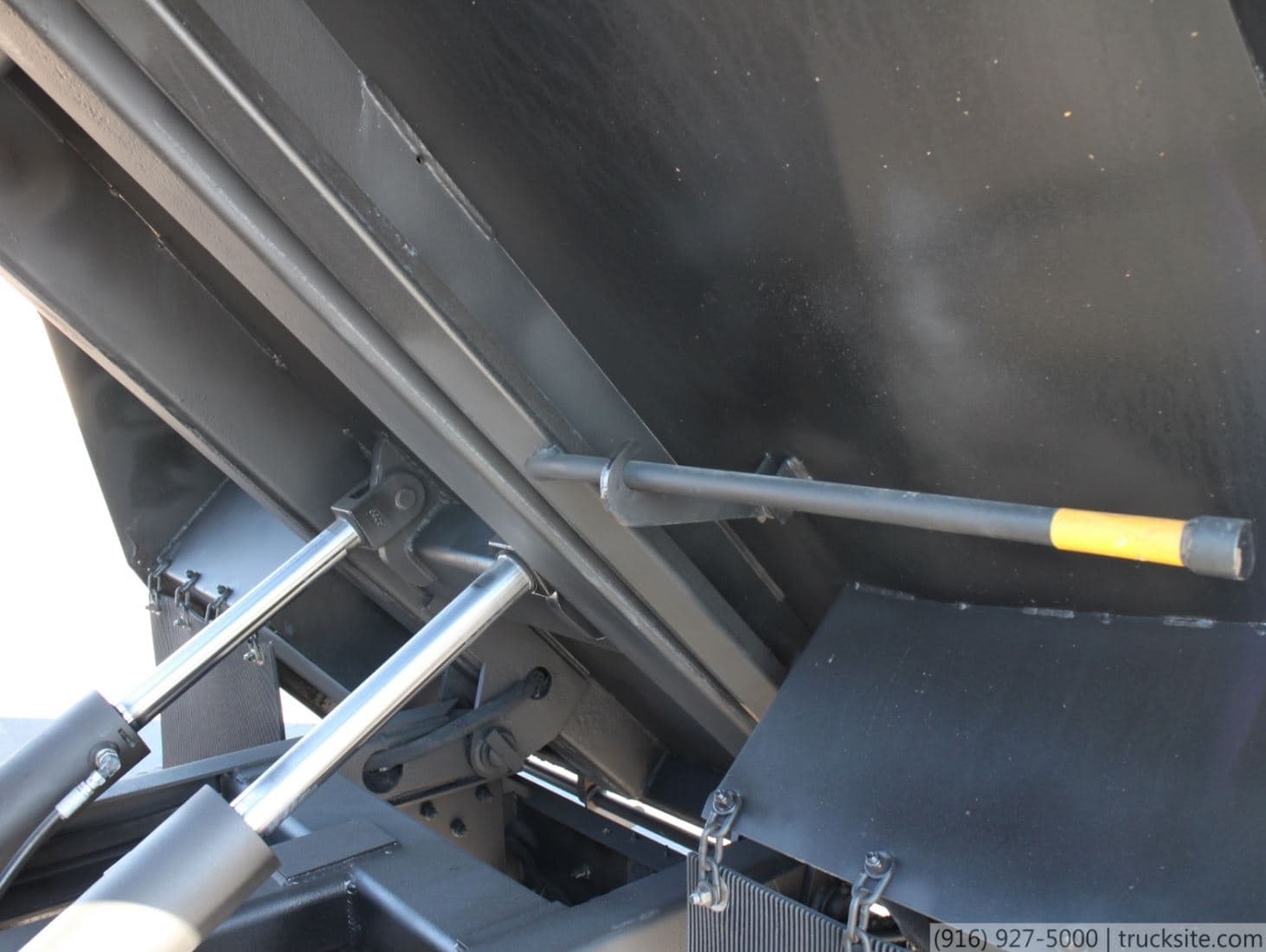 2006 Sterling Schwarze A9000 CNG Air Street Sweeper